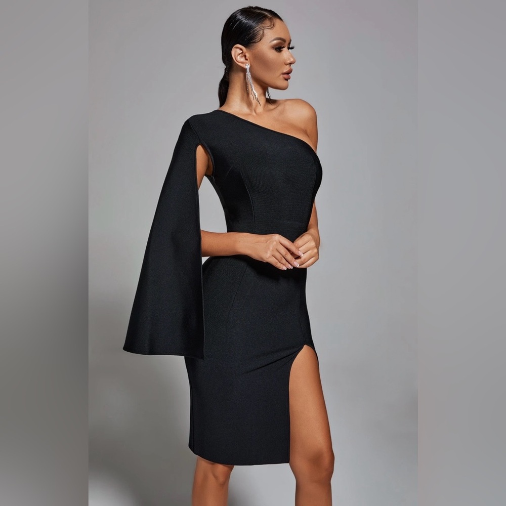 Elegant Black One-Shoulder Dress - Picture 3 of 3
